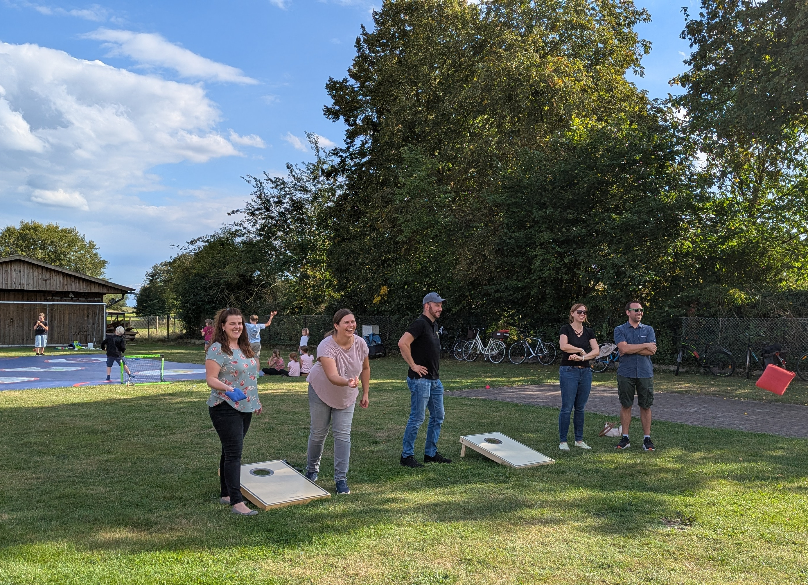 Beim Cornhole Turnier war Wurfgeschick gefragt